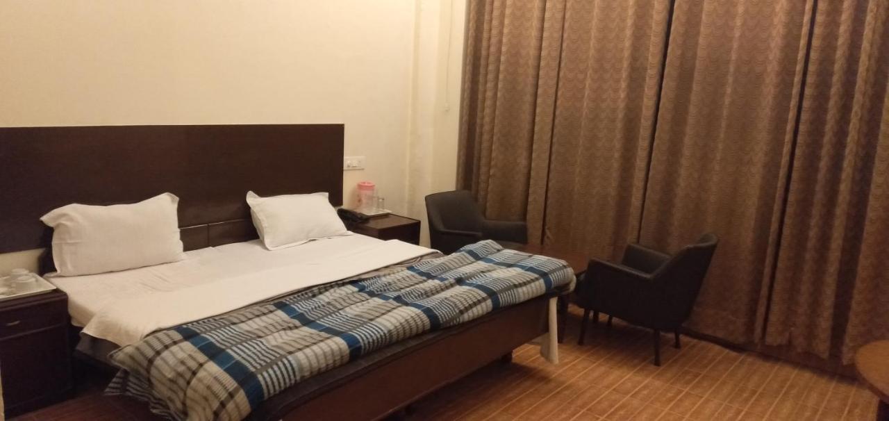 Centarosa Resort Chail Bagian luar foto
